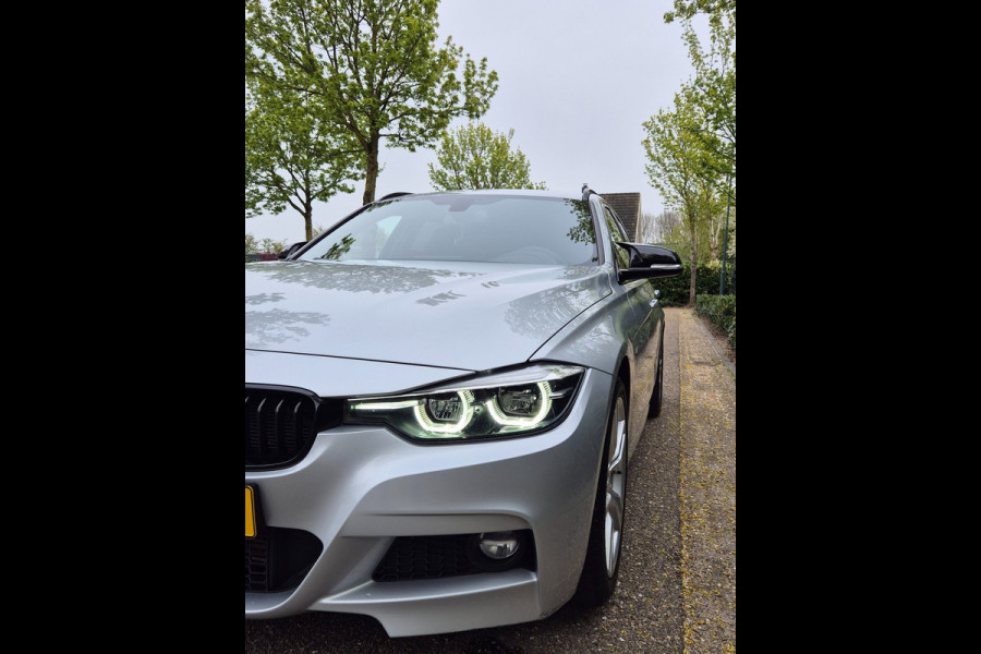 BMW 3 Serie Touring M Sport Apple CarPlay dig.dash Navi GR NAP NL Edition M Sport Shadow Executive