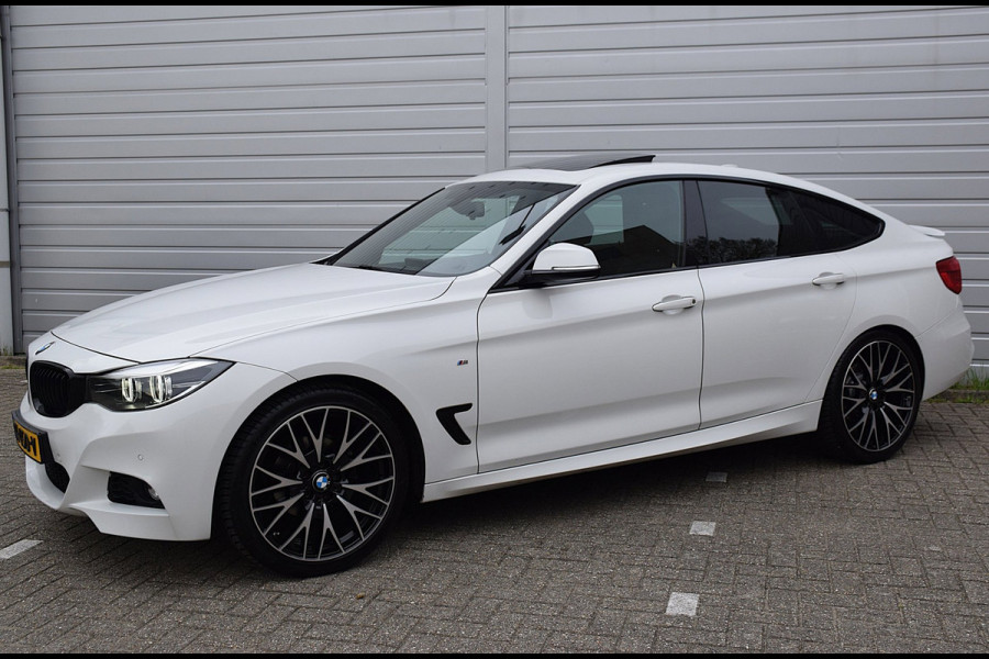 BMW 3-serie Gran Turismo 320i Corporate Lease High Executive*M-Pakket*Pano*HUD*H&K*Keyless*Trekhaak*Enz