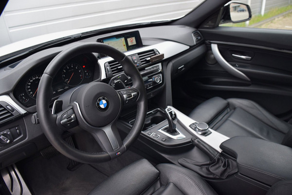 BMW 3-serie Gran Turismo 320i Corporate Lease High Executive*M-Pakket*Pano*HUD*H&K*Keyless*Trekhaak*Enz