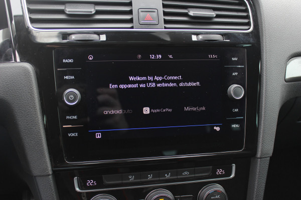 Volkswagen Golf 1.0 TSI Comfortline / Camera / CarPlay / 16'' / Navigatie / Parkeerhulp V+A / Getint glas / DAB / ACC