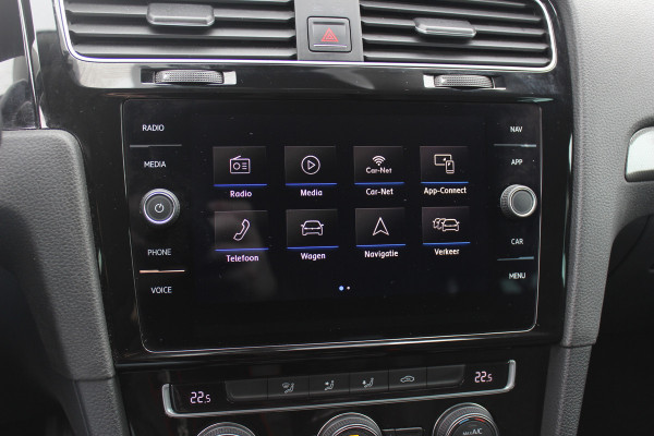 Volkswagen Golf 1.0 TSI Comfortline / Camera / CarPlay / 16'' / Navigatie / Parkeerhulp V+A / Getint glas / DAB / ACC