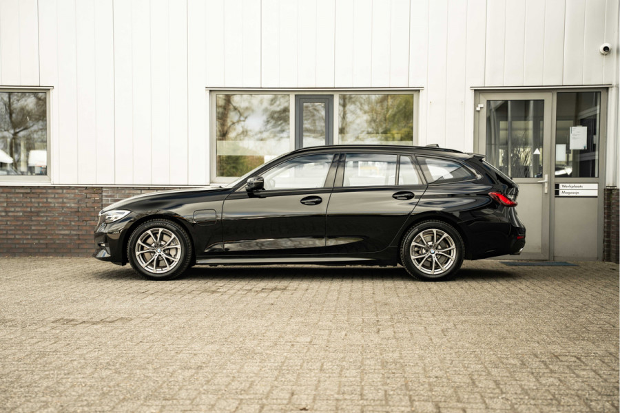 BMW 3 Serie Touring 330e High Executive