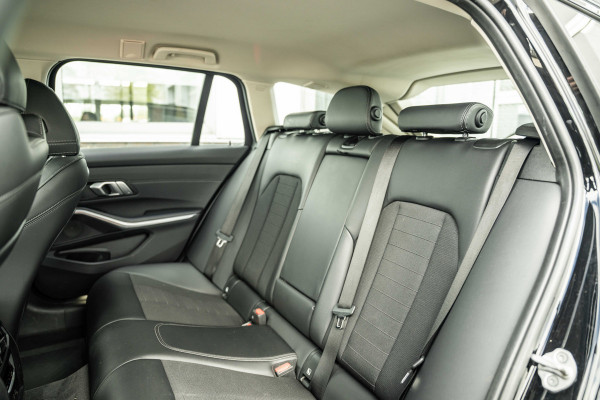BMW 3 Serie Touring 330e High Executive