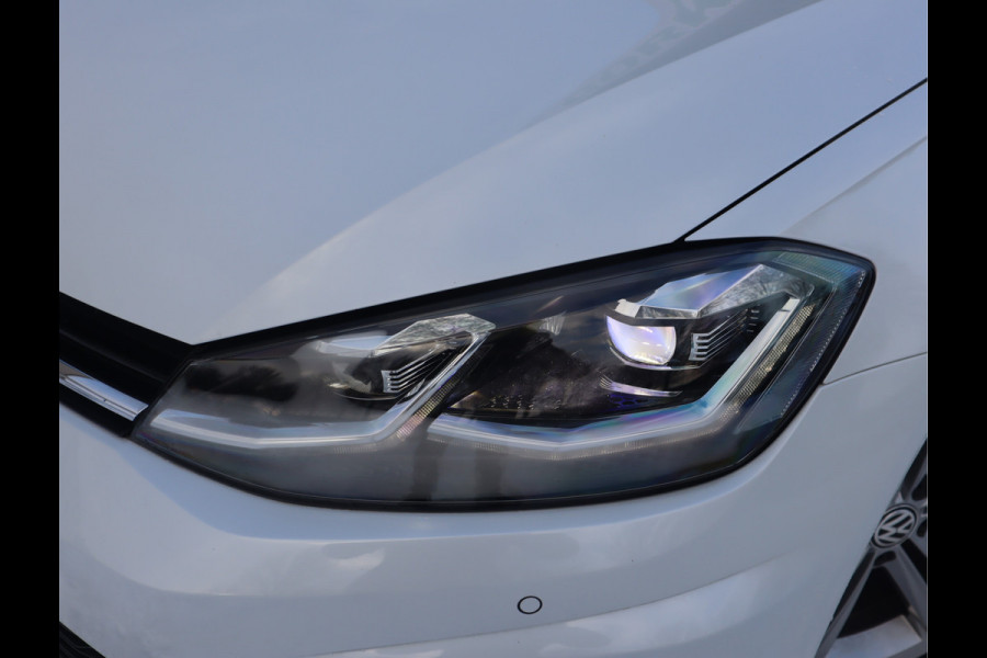 Volkswagen Golf 1.5 TSI Highline Pano / Navi / Elekramen / R-Line / Climate / Led Dealeronderhouden