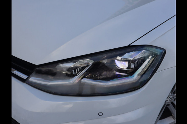Volkswagen Golf 1.5 TSI Highline Pano / Navi / Elekramen / R-Line / Climate / Led Dealeronderhouden