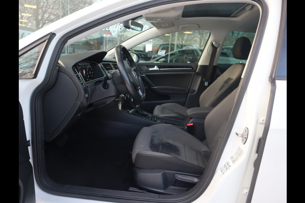 Volkswagen Golf 1.5 TSI Highline Pano / Navi / Elekramen / R-Line / Climate / Led Dealeronderhouden