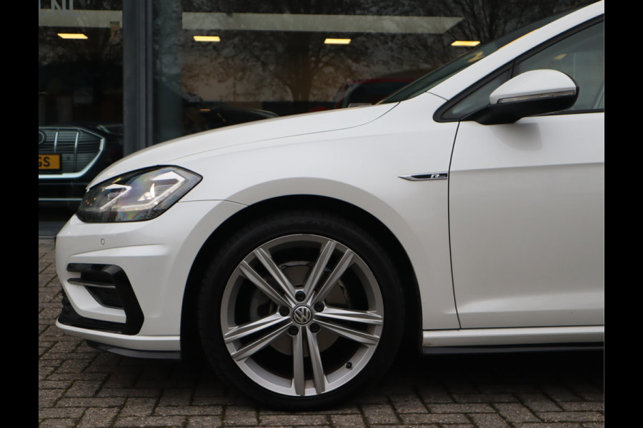 Volkswagen Golf 1.5 TSI Highline Pano / Navi / Elekramen / R-Line / Climate / Led Dealeronderhouden