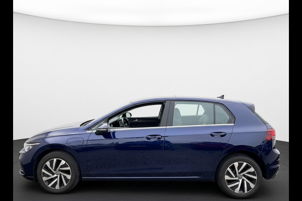 Volkswagen Golf 1.4 eHybrid 204PK DSG STYLE CAMERA/CARPLAY/STUURVERW.