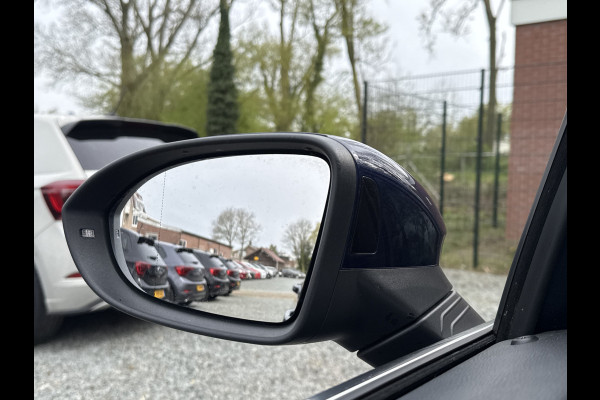 Volkswagen Golf 1.4 eHybrid 204PK DSG STYLE CAMERA/CARPLAY/STUURVERW.