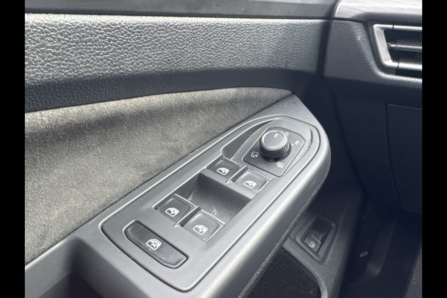 Volkswagen Golf 1.4 eHybrid 204PK DSG STYLE CAMERA/CARPLAY/STUURVERW.