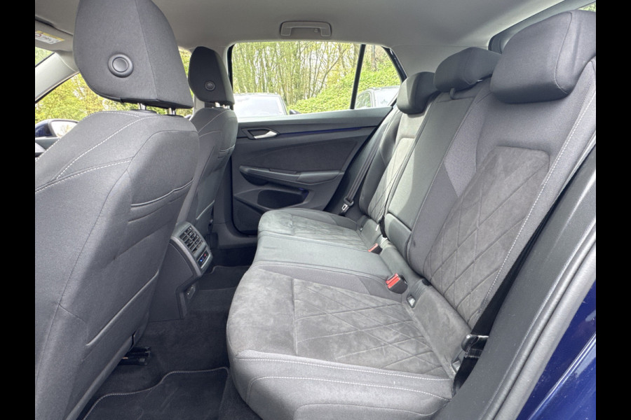 Volkswagen Golf 1.4 eHybrid 204PK DSG STYLE CAMERA/CARPLAY/STUURVERW.