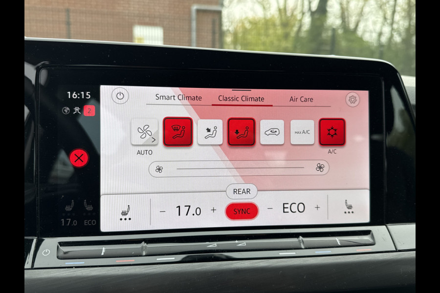 Volkswagen Golf 1.4 eHybrid 204PK DSG STYLE CAMERA/CARPLAY/STUURVERW.