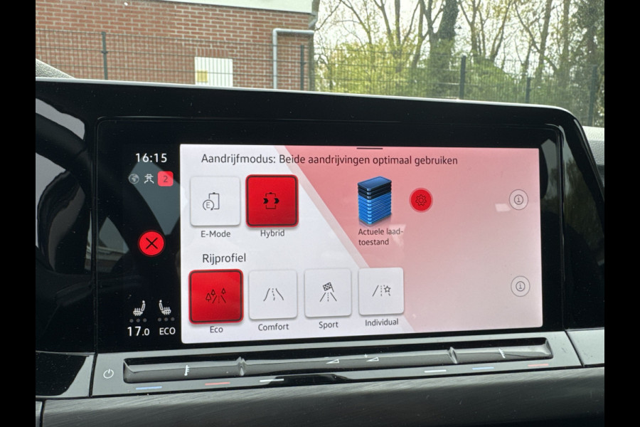 Volkswagen Golf 1.4 eHybrid 204PK DSG STYLE CAMERA/CARPLAY/STUURVERW.