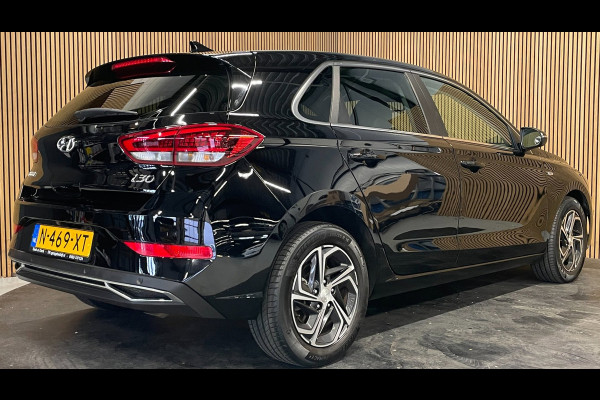 Hyundai i30 1.5 T-GDi MHEV Premium|AUTOMAAT|FULL OPTION|LEDER|ACC|ELEK.INTERIEUR|STUURVERW+STOELVERW.+VENT|APPLE CARPLAY|CAMERA|NL