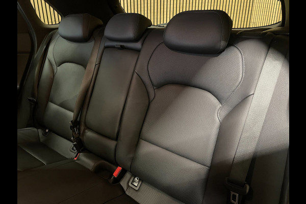 Hyundai i30 1.5 T-GDi MHEV Premium|AUTOMAAT|FULL OPTION|LEDER|ACC|ELEK.INTERIEUR|STUURVERW+STOELVERW.+VENT|APPLE CARPLAY|CAMERA|NL