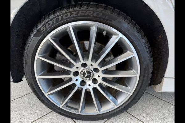 Mercedes-Benz A-Klasse 250e AMG ** ALPIN GRAU ** HP-LED, NAVI+, PANORAMA, 19-inch LMV, AMBIENTE VERL. ** 1e EIG - UNFALLFREI ** ** INFORMEER OOK NAAR ONZE AANTREKKELIJKE FINANCIAL-LEASE TARIEVEN **