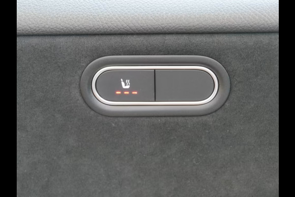 Mercedes-Benz A-Klasse 250e AMG ** ALPIN GRAU ** HP-LED, NAVI+, PANORAMA, 19-inch LMV, AMBIENTE VERL. ** 1e EIG - UNFALLFREI ** ** INFORMEER OOK NAAR ONZE AANTREKKELIJKE FINANCIAL-LEASE TARIEVEN **