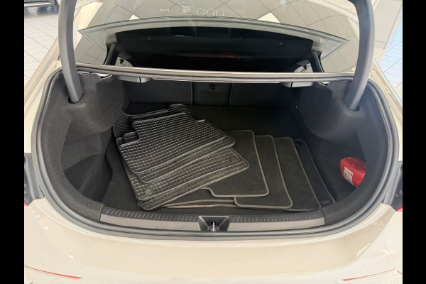 Mercedes-Benz A-Klasse 250e AMG ** ALPIN GRAU ** HP-LED, NAVI+, PANORAMA, 19-inch LMV, AMBIENTE VERL. ** 1e EIG - UNFALLFREI ** ** INFORMEER OOK NAAR ONZE AANTREKKELIJKE FINANCIAL-LEASE TARIEVEN **