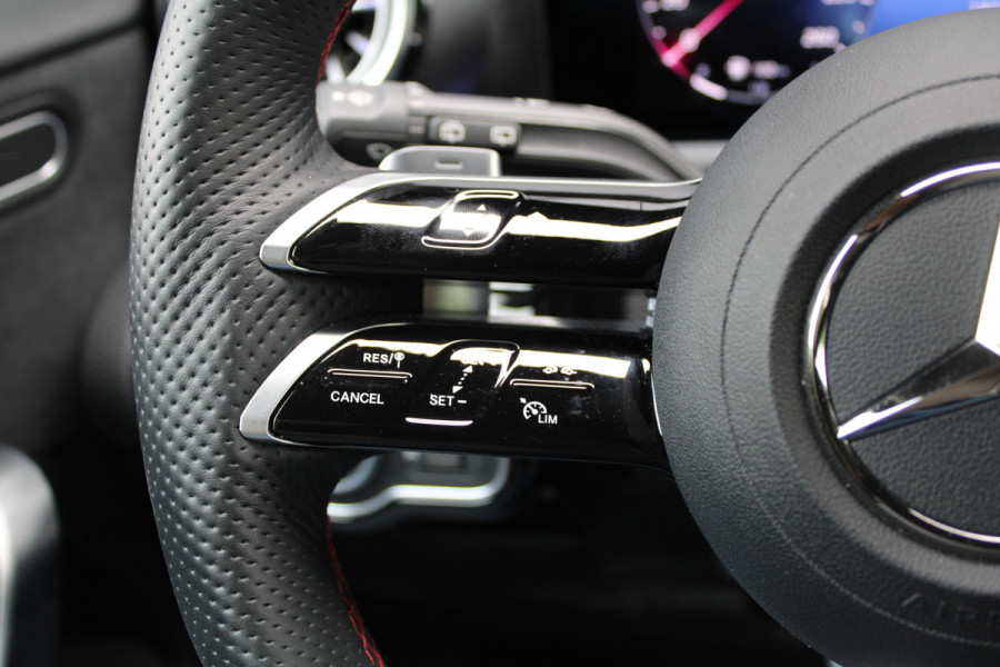 Mercedes-Benz A-Klasse 200 AMG Line | AMG | FACELIFT | KEYLESS | SFEER | CAMERA | ACC | NAVI |