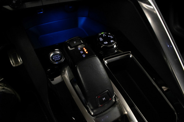 Peugeot 5008 1.2 PureTech Allure Sport (APPLE CARPLAY,NAVI,LED,CAMERA,360 VIEW,LEDER,GETINT,CRUISE,CLIMATE,SPORTSTOELEN,LM VELGEN)