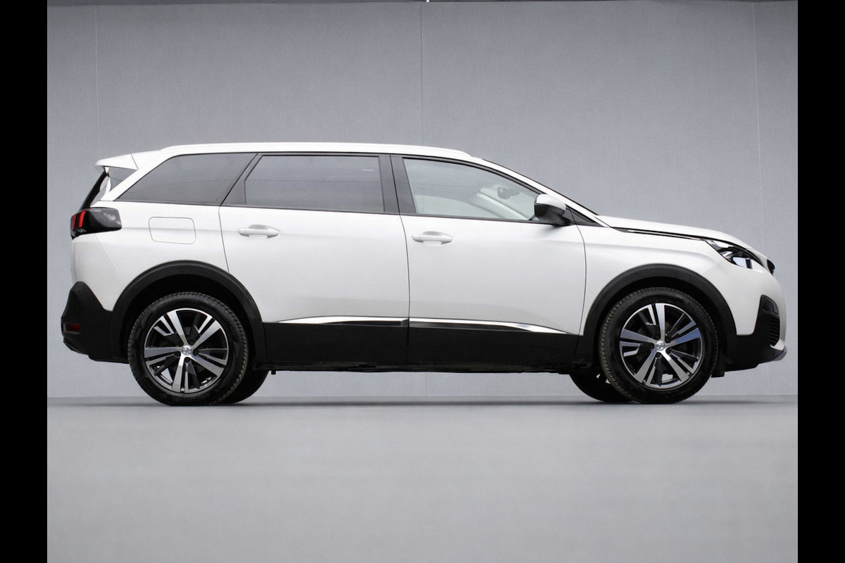 Peugeot 5008 1.2 PureTech Allure Sport 7P(PANORAMADAK,APPLE CARPLAY,NAVI,CAMERA,360 VIEW,SFEER VERLICHTING,SPORTSTOELEN,LM VELGEN)