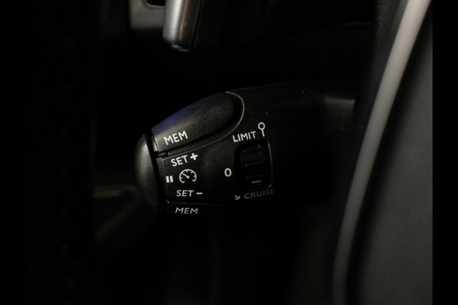 Peugeot 5008 1.2 PureTech Allure Sport 7P(PANORAMADAK,APPLE CARPLAY,NAVI,CAMERA,360 VIEW,SFEER VERLICHTING,SPORTSTOELEN,LM VELGEN)
