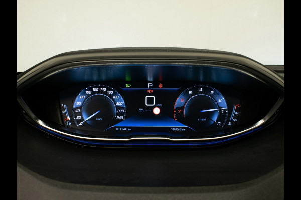 Peugeot 5008 1.2 PureTech Allure Sport 7P(PANORAMADAK,APPLE CARPLAY,NAVI,CAMERA,360 VIEW,SFEER VERLICHTING,SPORTSTOELEN,LM VELGEN)