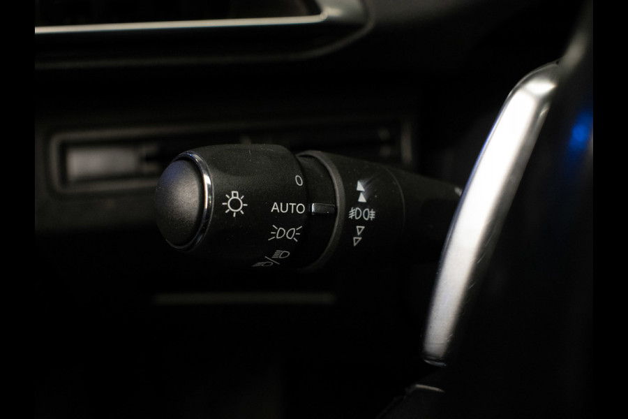 Peugeot 5008 1.2 PureTech Allure Sport 7P(PANORAMADAK,APPLE CARPLAY,NAVI,CAMERA,360 VIEW,SFEER VERLICHTING,SPORTSTOELEN,LM VELGEN)