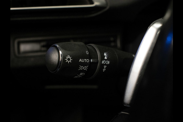 Peugeot 5008 1.2 PureTech Allure Sport 7P(PANORAMADAK,APPLE CARPLAY,NAVI,CAMERA,360 VIEW,SFEER VERLICHTING,SPORTSTOELEN,LM VELGEN)