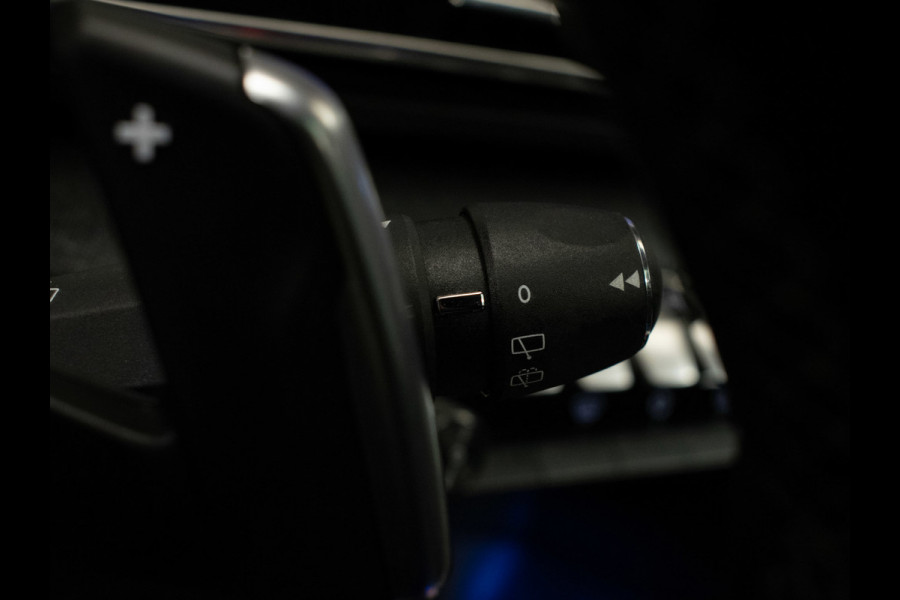 Peugeot 5008 1.2 PureTech Allure Sport 7P(PANORAMADAK,APPLE CARPLAY,NAVI,CAMERA,360 VIEW,SFEER VERLICHTING,SPORTSTOELEN,LM VELGEN)