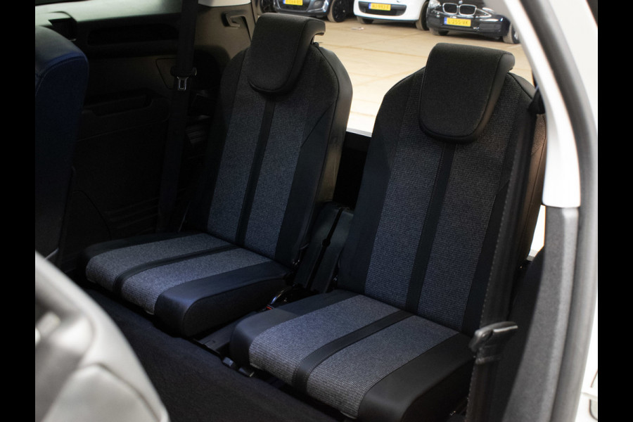 Peugeot 5008 1.2 PureTech Allure Sport 7P(PANORAMADAK,APPLE CARPLAY,NAVI,CAMERA,360 VIEW,SFEER VERLICHTING,SPORTSTOELEN,LM VELGEN)