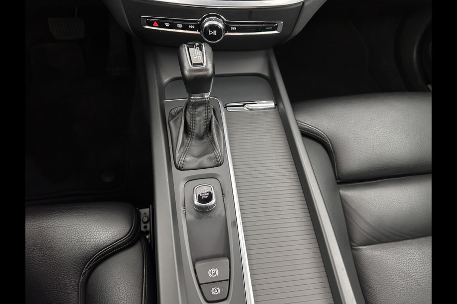 Volvo V60 2.0 D3 Momentum Aut. *PANO | LEATHER | FULL-LED | KEYLESS | BLINDSPOT | CAMERA | DAB | DIGI-COCKPIT | NAVI-FULLMAP | ECC | HEATED-SPORTSEATS | PDC | ADAPTIVE-CRUISE | LANE-ASSIST | HEAD-UP | 17"ALU*