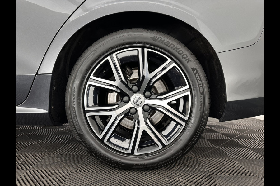 Volvo V60 2.0 D3 Momentum Aut. *PANO | LEATHER | FULL-LED | KEYLESS | BLINDSPOT | CAMERA | DAB | DIGI-COCKPIT | NAVI-FULLMAP | ECC | HEATED-SPORTSEATS | PDC | ADAPTIVE-CRUISE | LANE-ASSIST | HEAD-UP | 17"ALU*