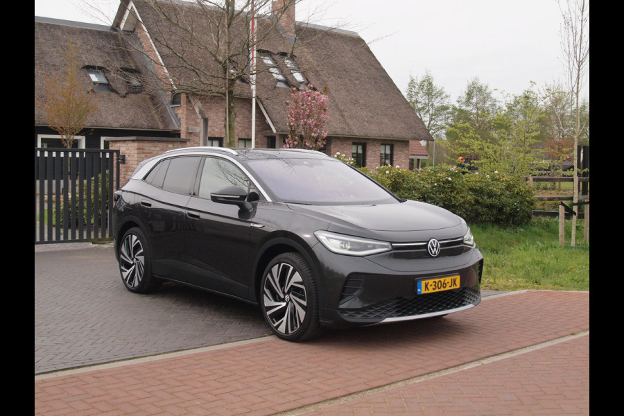 Volkswagen ID.4 First Max 77 kWh | Panoramadak | Heads-Up Display | 360 Camera | Trekhaak | Sfeerverlichting |