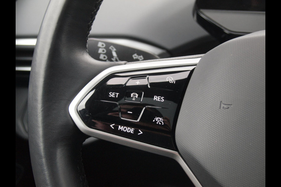 Volkswagen ID.4 First Max 77 kWh | Panoramadak | Heads-Up Display | 360 Camera | Trekhaak | Sfeerverlichting |