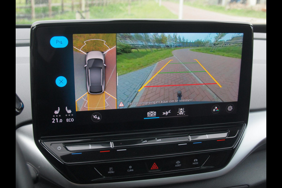 Volkswagen ID.4 First Max 77 kWh | Panoramadak | Heads-Up Display | 360 Camera | Trekhaak | Sfeerverlichting |