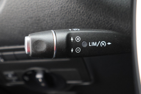 Mercedes-Benz Vito 114 CDI Lang DC Comfort 6p. Leer, Camera, LED, Apple Carplay, Trekhaak, Climate, 18"