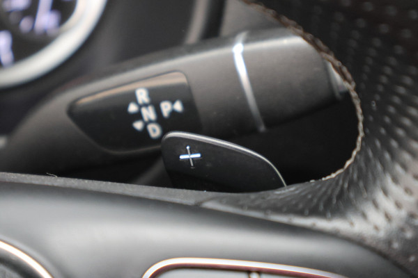 Mercedes-Benz Vito 114 CDI Lang DC Comfort 6p. Leer, Camera, LED, Apple Carplay, Trekhaak, Climate, 18"