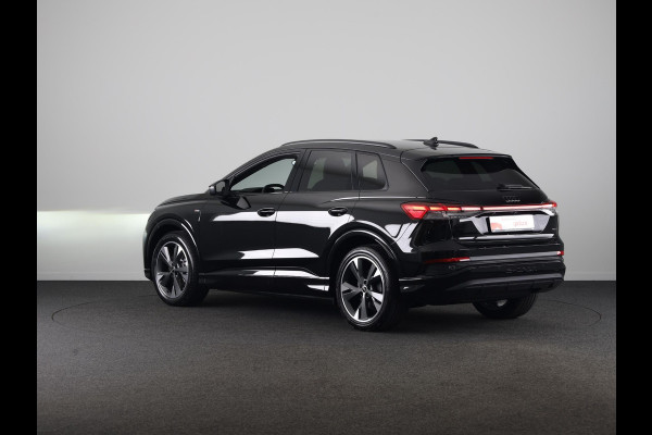 Audi Q4 e-tron 45 quattro S edition Competition 82 kWh 286pk | Assistentiepakket plus | Ambiente verlichting | Optiekpakket zwart plus | Privacy glas |