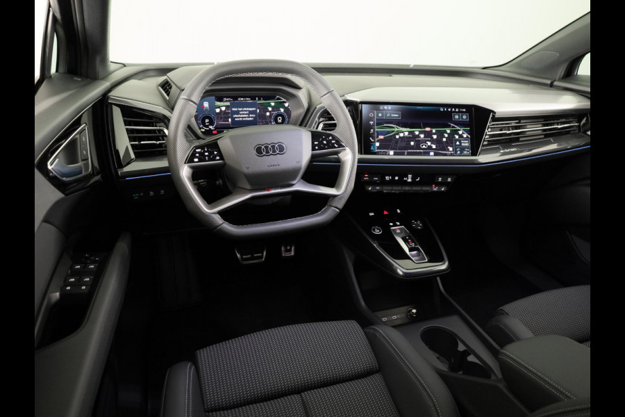 Audi Q4 e-tron 45 quattro S edition Competition 82 kWh 286pk | Assistentiepakket plus | Ambiente verlichting | Optiekpakket zwart plus | Privacy glas |