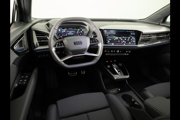 Audi Q4 e-tron 45 quattro S edition Competition 82 kWh 286pk | Assistentiepakket plus | Ambiente verlichting | Optiekpakket zwart plus | Privacy glas |