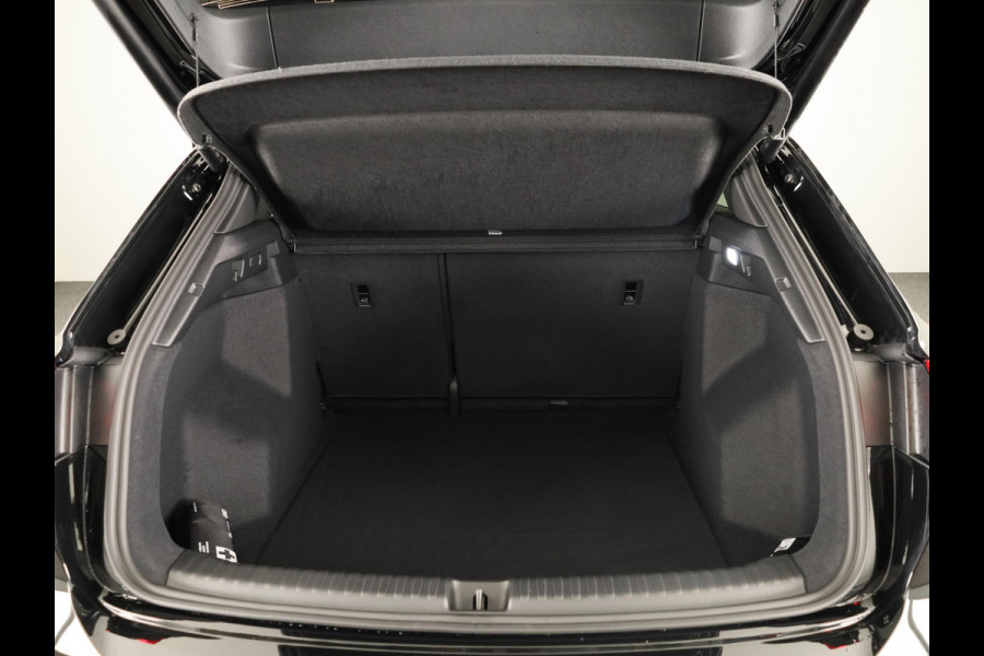 Audi Q4 e-tron 45 quattro S edition Competition 82 kWh 286pk | Assistentiepakket plus | Ambiente verlichting | Optiekpakket zwart plus | Privacy glas |