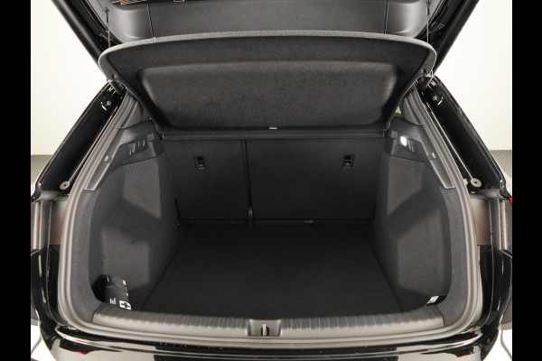 Audi Q4 e-tron 45 quattro S edition Competition 82 kWh 286pk | Assistentiepakket plus | Ambiente verlichting | Optiekpakket zwart plus | Privacy glas |