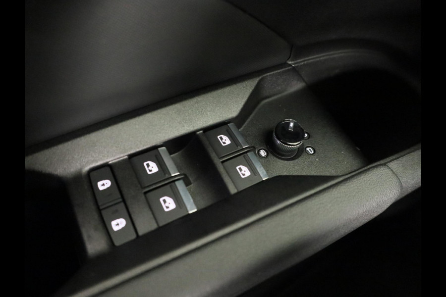 Audi Q4 e-tron 45 quattro S edition Competition 82 kWh 286pk | Assistentiepakket plus | Ambiente verlichting | Optiekpakket zwart plus | Privacy glas |