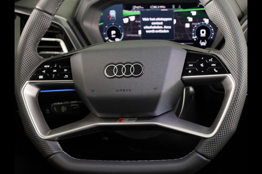 Audi Q4 e-tron 45 quattro S edition Competition 82 kWh 286pk | Assistentiepakket plus | Ambiente verlichting | Optiekpakket zwart plus | Privacy glas |