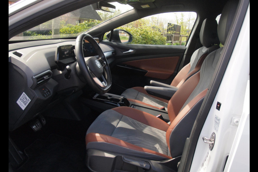 Volkswagen ID.4 First 77 kWh | Camera | Trekhaak | Sfeerverlichting | ACC | Apple Carplay |
