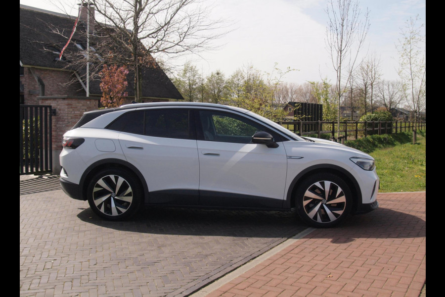 Volkswagen ID.4 First 77 kWh | Camera | Trekhaak | Sfeerverlichting | ACC | Apple Carplay |