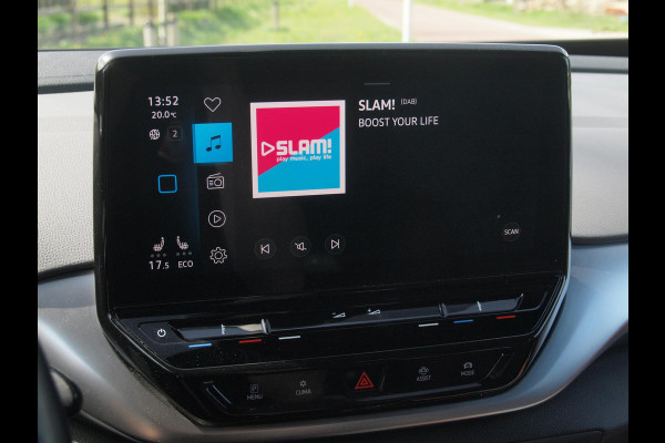 Volkswagen ID.4 First 77 kWh | Camera | Trekhaak | Sfeerverlichting | ACC | Apple Carplay |