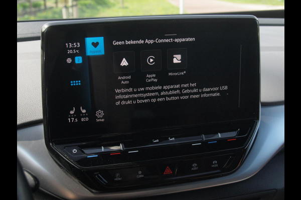 Volkswagen ID.4 First 77 kWh | Camera | Trekhaak | Sfeerverlichting | ACC | Apple Carplay |