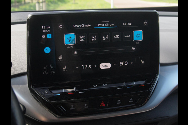 Volkswagen ID.4 First 77 kWh | Camera | Trekhaak | Sfeerverlichting | ACC | Apple Carplay |